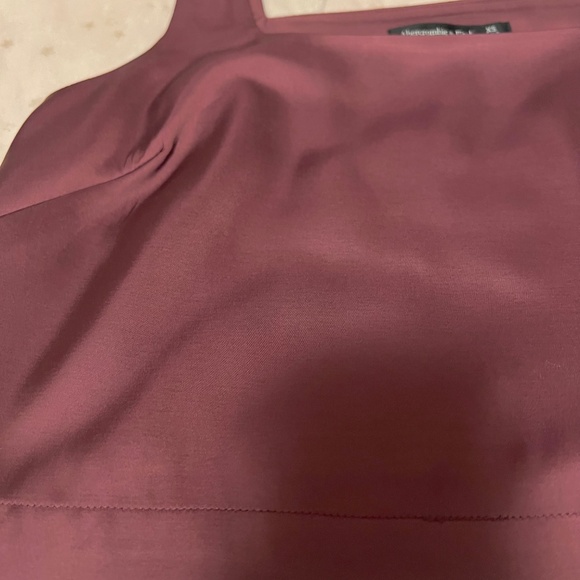 Abercrombie Plum Matching Set (top and bottom) in XS - Picture 2 of 9